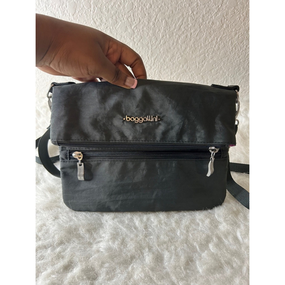 Baggallini Handbags - Baggallini Women’s Flip Zip Essentials Crossbody Bag Purse